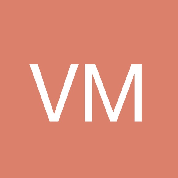 Profile Picture of Vivian Michaels (@vivianmichaels) on Poshmark