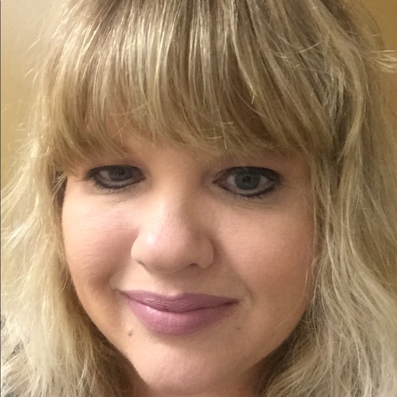 Profile Picture of Traci Cothran (@tcothran) on Poshmark