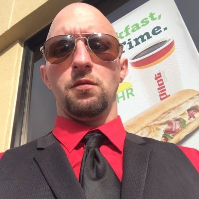 Profile Picture of Kevin Bard (@BardCore83) on Twitter