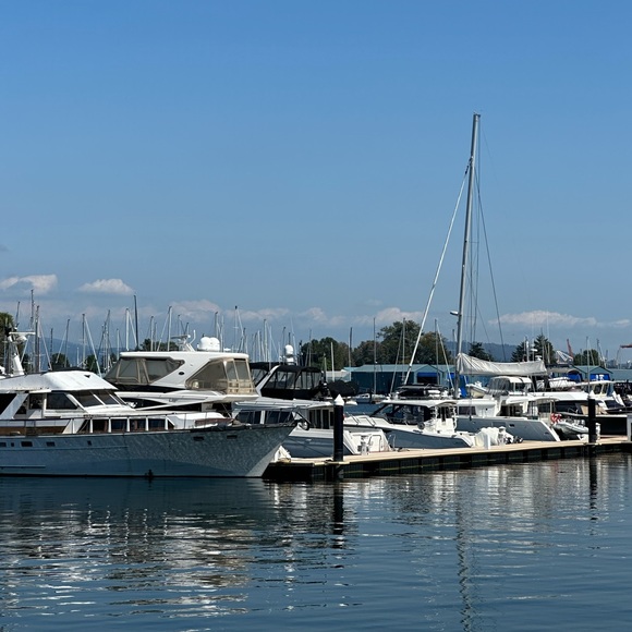 Profile Picture of Shaina gayle Cereno (@shngylcrn) on Poshmark