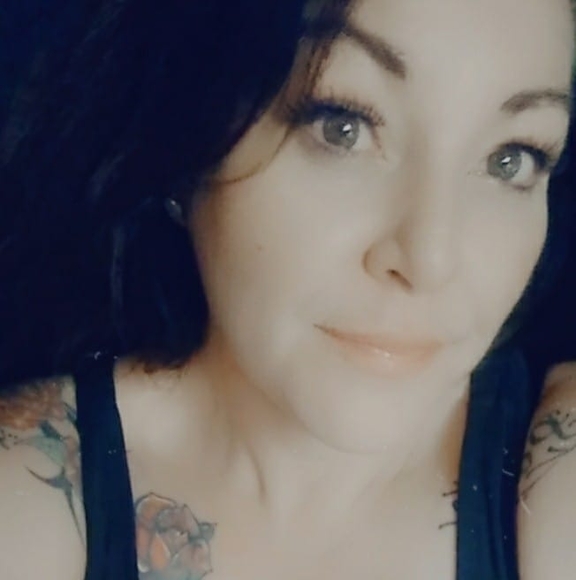 Profile Picture of Joby Kness (@jobykness) on Poshmark