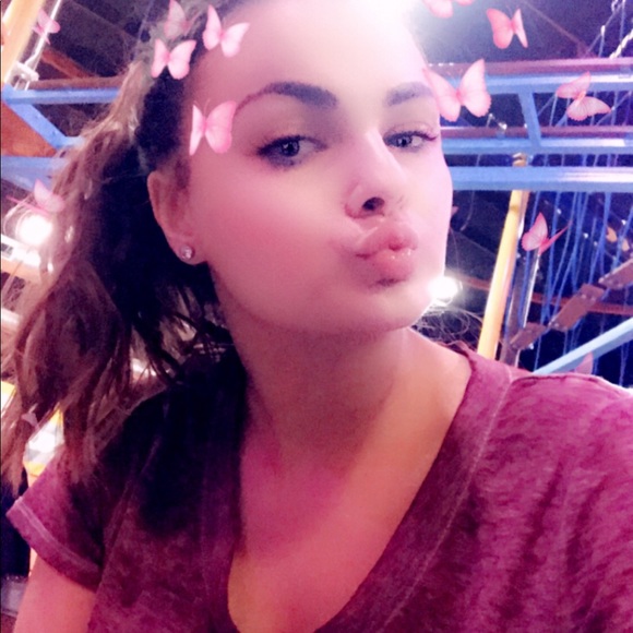 Profile Picture of Adreana Nnance (@ktx_adriana) on Poshmark