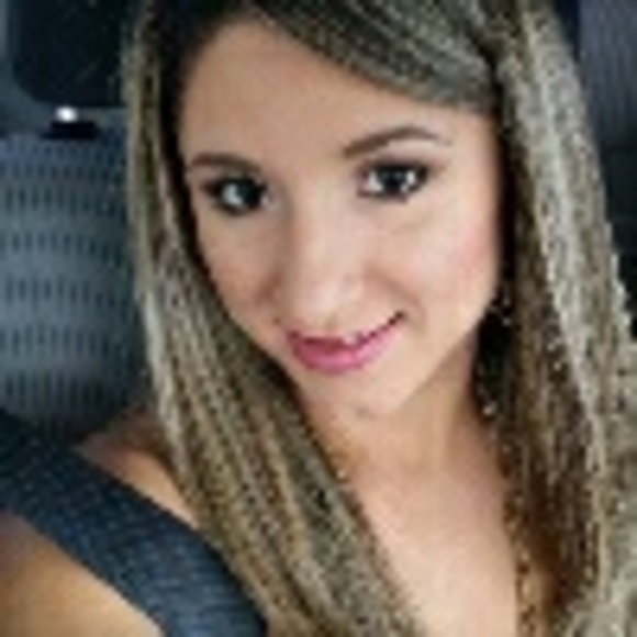 Profile Picture of Jackeline Rossal (@jackeline88) on Poshmark