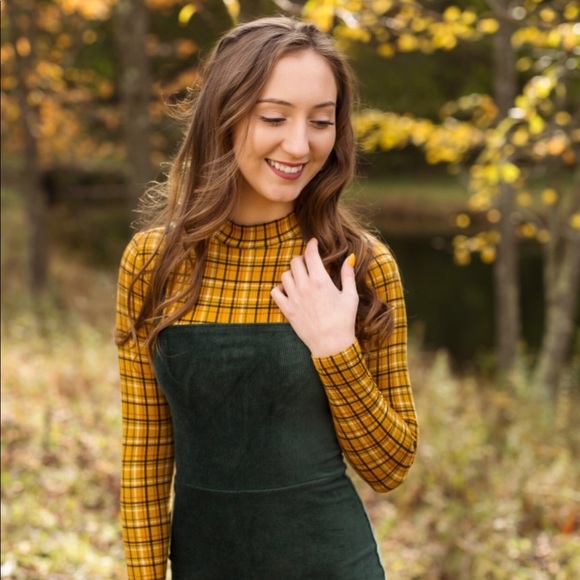 Profile Picture of Vanessa Vinsick (@nessv03) on Poshmark