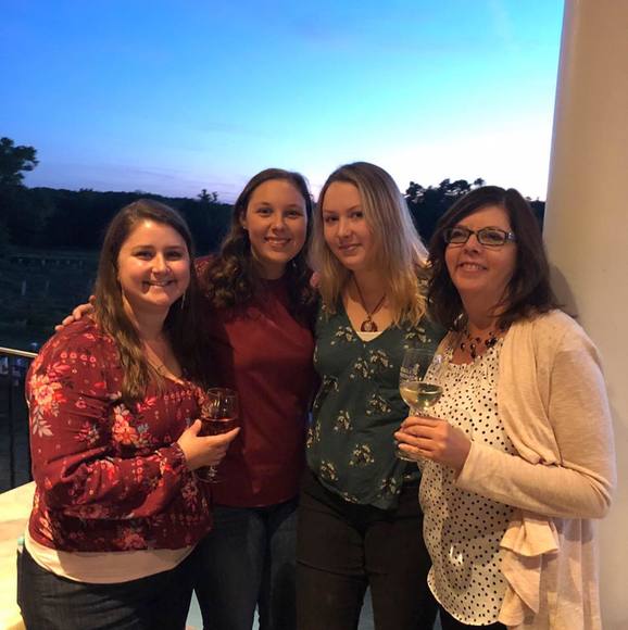 Profile Picture of Heather Ferranti (@heferrp) on Poshmark