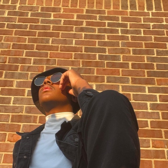 Profile Picture of Carter Reid (@r3id_1nc) on Poshmark
