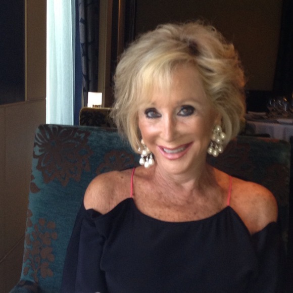 Profile Picture of Marilyn Simon (@marilynsimon) on Poshmark