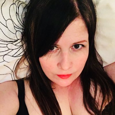 Profile Photo of Lisa Howell (@lease72) on Twitter