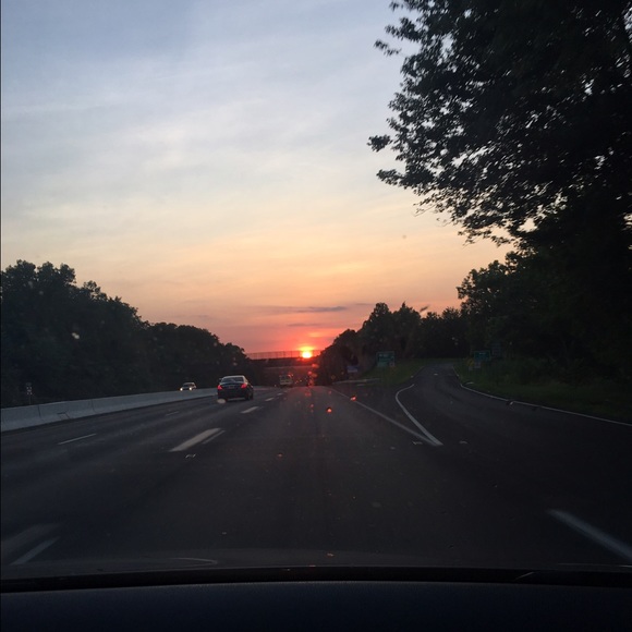 Profile Picture of Tess Walpole (@tesswalpole) on Poshmark