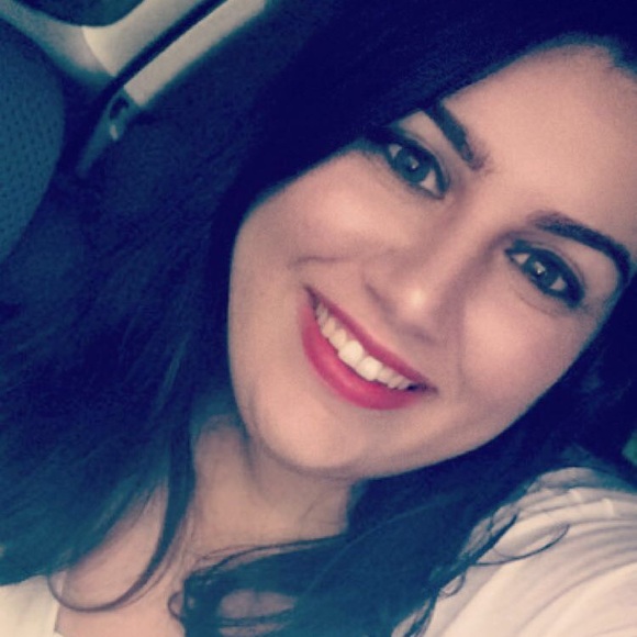 Profile Picture of Emily Bazzano (@emilyyycb19) on Poshmark