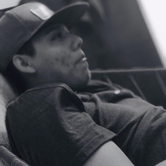 Profile Picture of Gerard Alvarez (@luisalvarez3316) on Poshmark