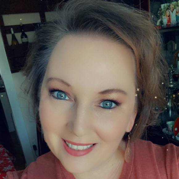 Profile Picture of Libby Chambers (@libbygamom) on Poshmark