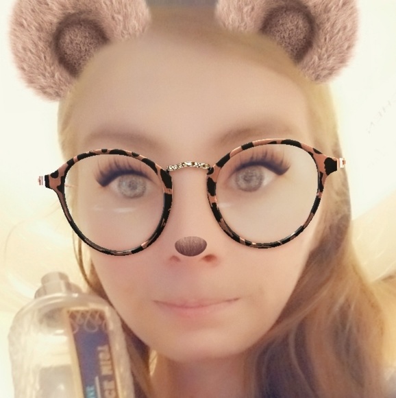 Profile Picture of Amanda Bankey (@amandb1) on Poshmark