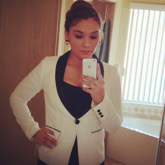 Profile Picture of Fatima Alvarez rodriguez (@fatialvrdz91) on Poshmark