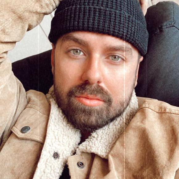 Profile Picture of Dillon Conneally (@dillonconneally) on Poshmark