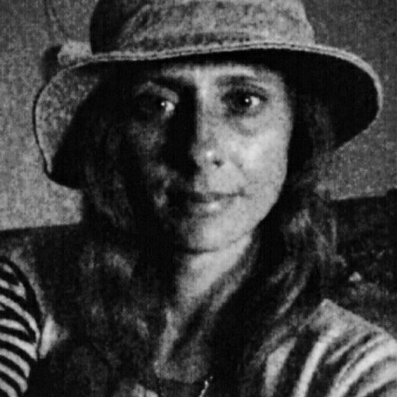 Profile Picture of Shannon Tyler (@sgtyler) on Poshmark