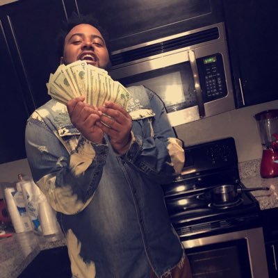 Profile Picture of Donnell Ramsey (@CallMeTheG0at) on Twitter