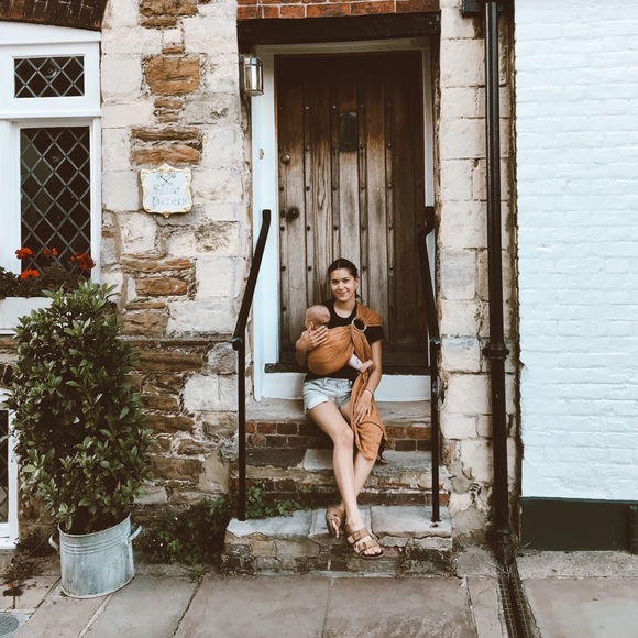Profile Picture of Catherine Wallis (@catherinejenaw) on Poshmark