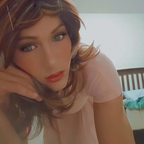 Profile Picture of J Brewer (@mrsbrewer1993) on Poshmark