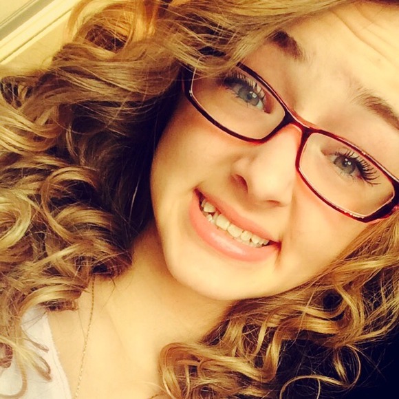 Profile Picture of Majda Hasic (@majdah) on Poshmark