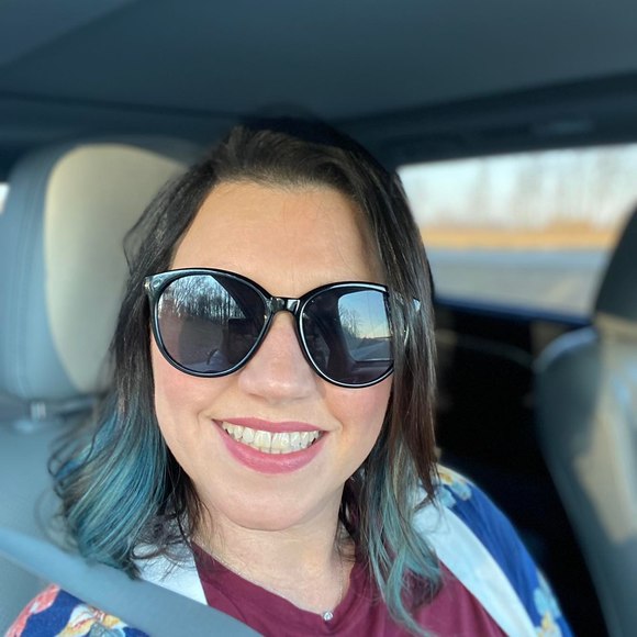 Profile Picture of Ericka Ducret (@ericka1747) on Poshmark