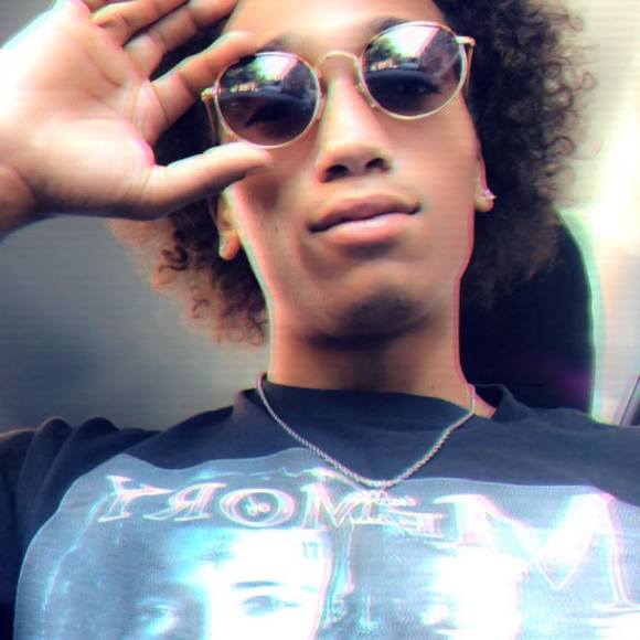 Profile Picture of Alex Roman (@kingrome215) on Poshmark