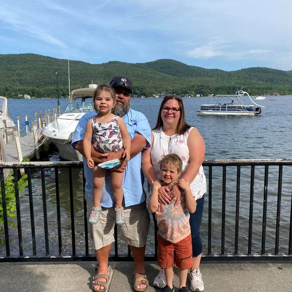 Profile Picture of Andrea Bates (@amf3279) on Poshmark