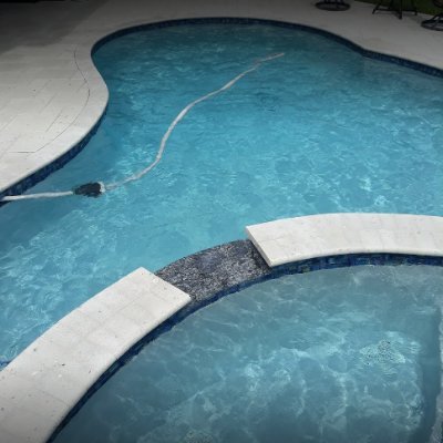 Profile Picture of Drew's Blue Pools (@DrewPools) on Twitter