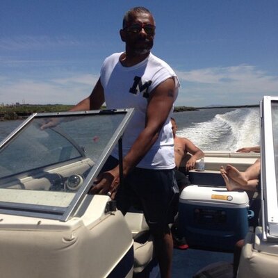 Profile Picture of Jonathan Parkhurst (@JPIZZEL10) on Twitter