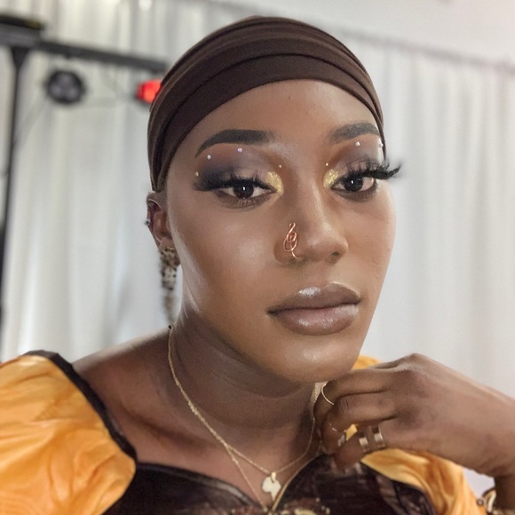 Profile Picture of Moamesee Foday (@moameseefoday) on Poshmark