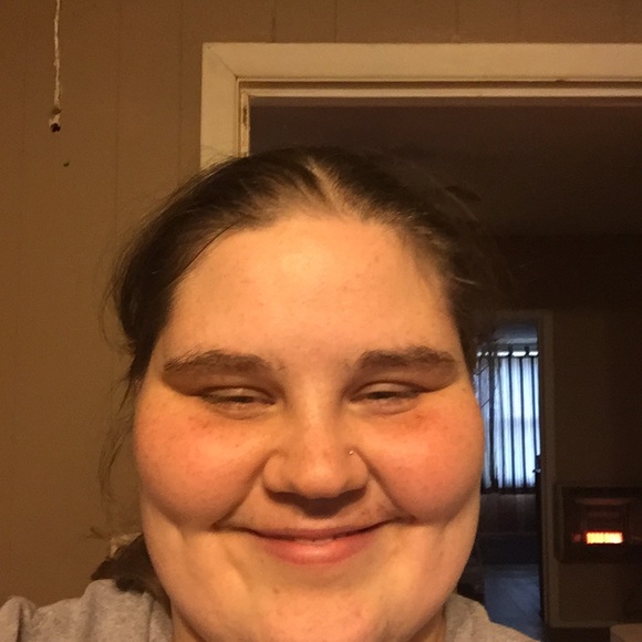 Profile Picture of Amanda Hays (@rainbow_girl24) on Poshmark