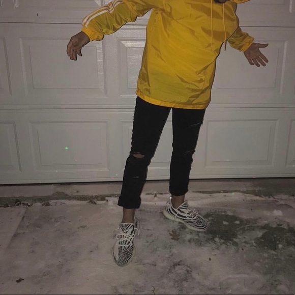 Profile Picture of Irving Sanchez (@irving10011) on Poshmark