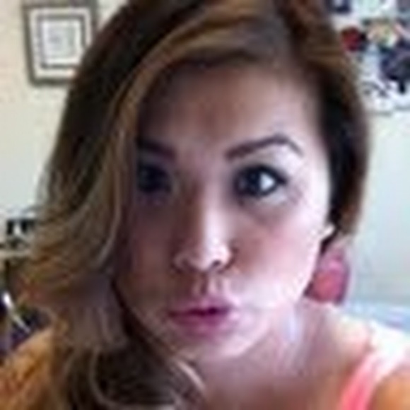 Profile Picture of Stephanie Leung (@stephanie_leung) on Poshmark