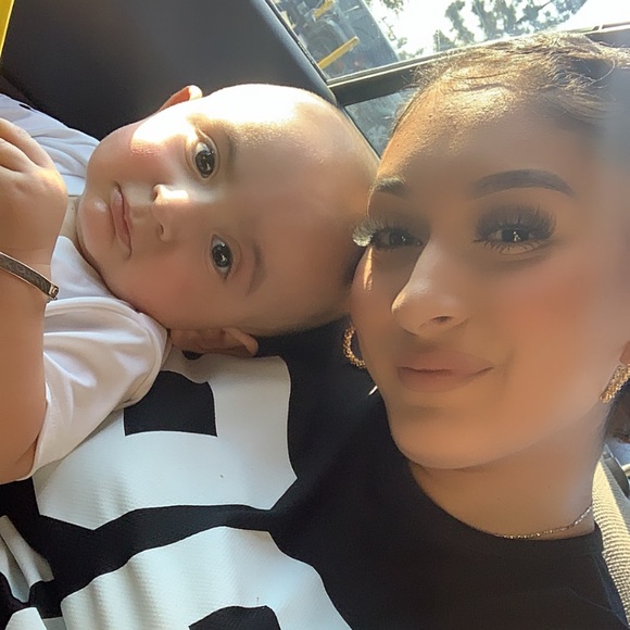 Profile Picture of Aracely Alvarez (@araly909) on Poshmark