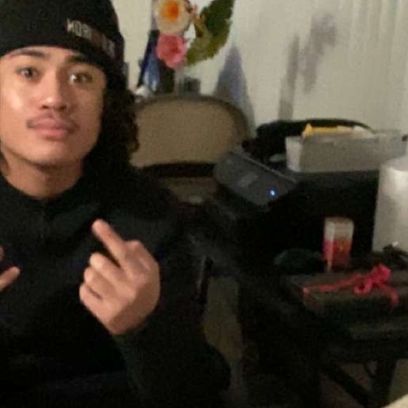 Profile Picture of Christopher Ah-loe (@christophera806) on Poshmark