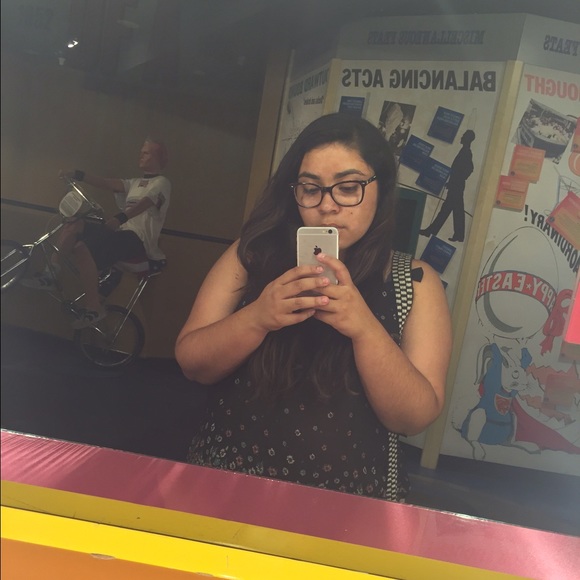 Profile Picture of Isabel Palma (@suburbandad) on Poshmark