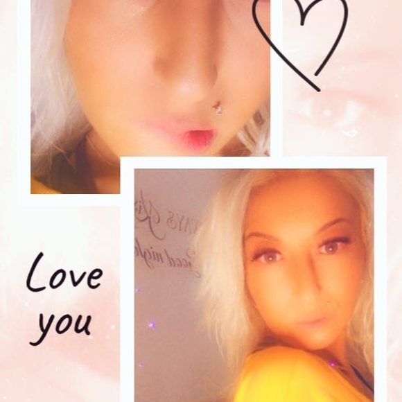 Profile Picture of Danielle Rizza (@daniellerizz513) on Poshmark