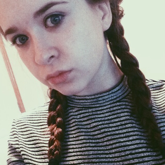 Profile Picture of Alyssa Breese (@ssyl) on Poshmark