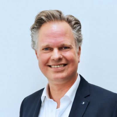 Profile Picture of Robert Van Den Hoveon Twitter