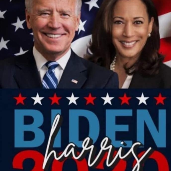 Profile Picture of Michelle Whiters (@mwhiters) on Poshmark