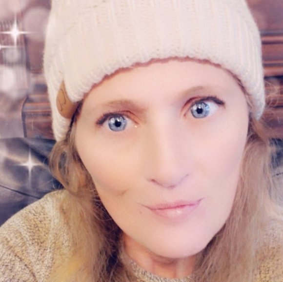 Profile Picture of Amy Hasken (@ahasken) on Poshmark