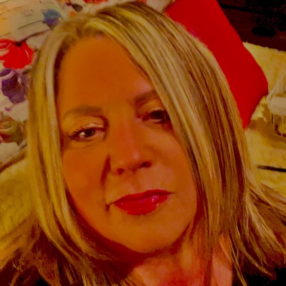 Profile Picture of Meredith Kutilek (@meredithkutilek) on Poshmark