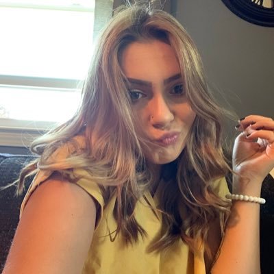 Profile Picture of Em (@emilymeredith17) on Twitter