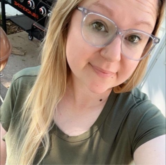 Profile Picture of Gabrielle Lyerla (@gabriellelyerla) on Poshmark