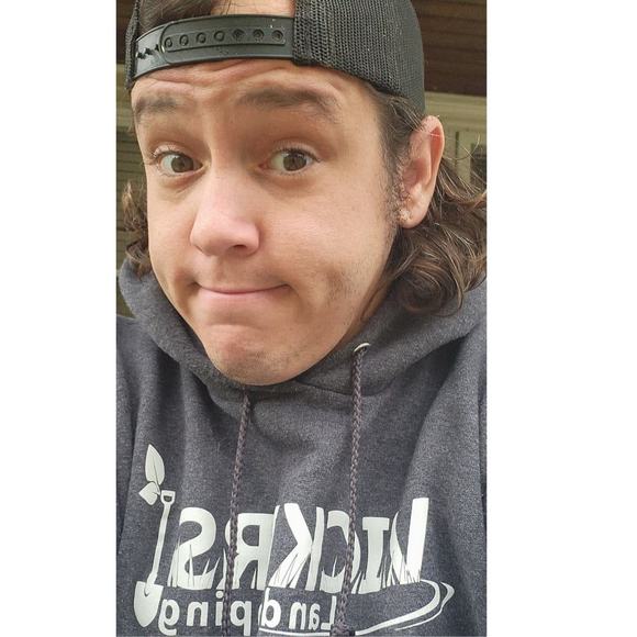 Profile Picture of Matt Vickers (@chewvick) on Poshmark