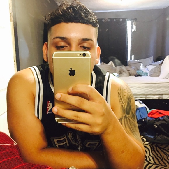 Dylan Farias - Poshmark Profile Picture of Dylan Farias (@dylan199822) on Poshmark