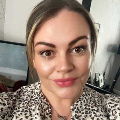 Profile Picture of Aileen (@Aileen825) on Twitter