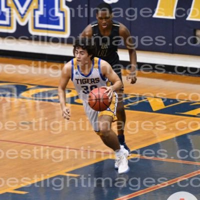 Profile Picture of Nick McIntyre (@nickmcintyre09) on Twitter