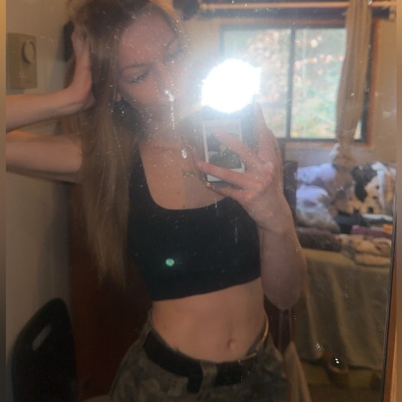 Profile Picture of Cassidy Thompson (@cassidy0734) on Poshmark