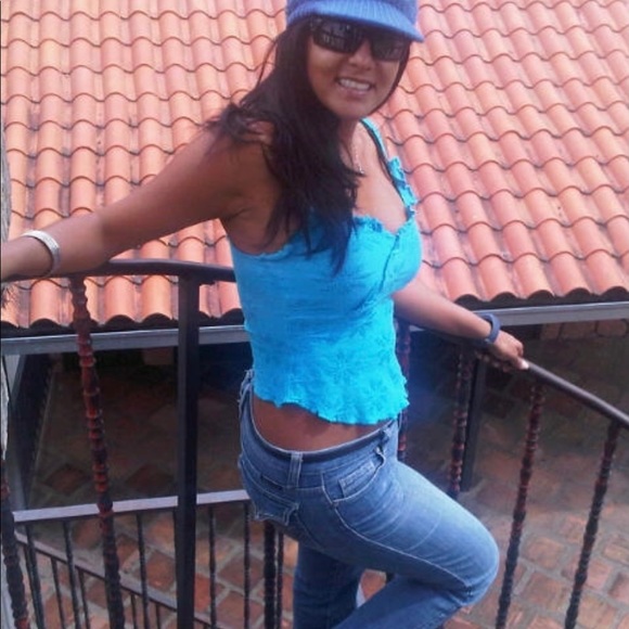 Profile Picture of Hazrah Moreno (@hademoreno) on Poshmark